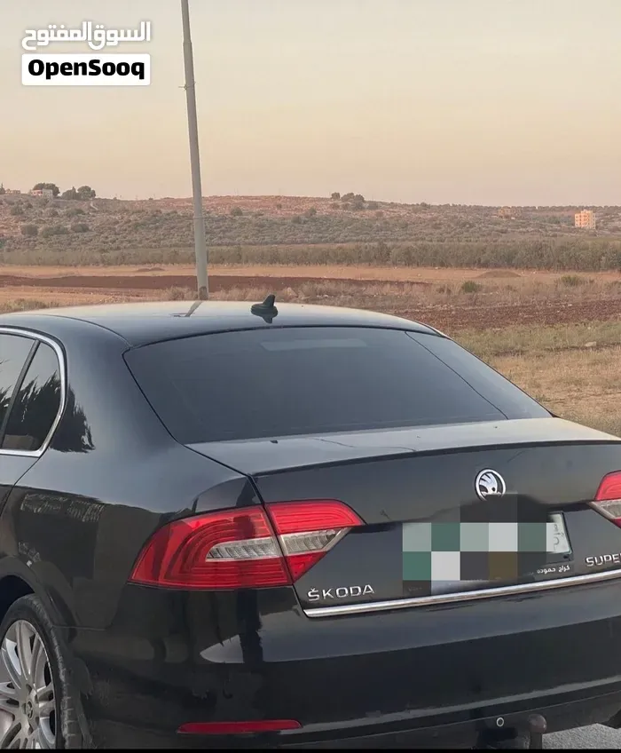 Skoda Superb 2014 photo 4