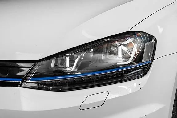 Volkswagen E-Golf 2016 photo 2