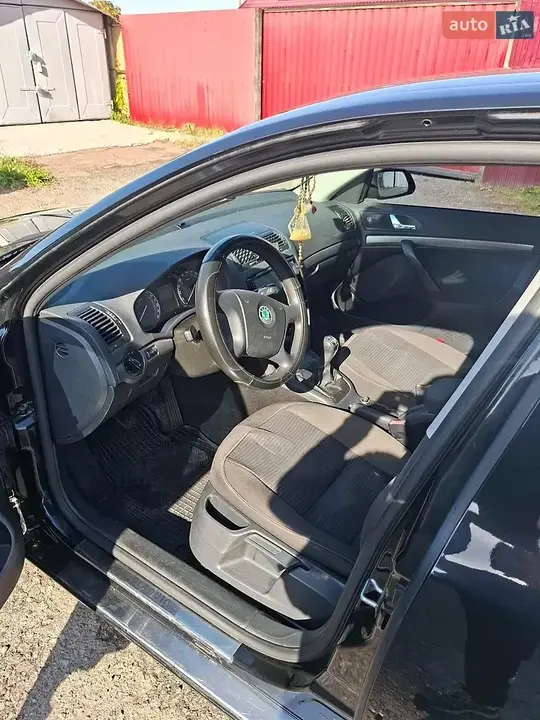 Skoda Octavia 2008 photo 3