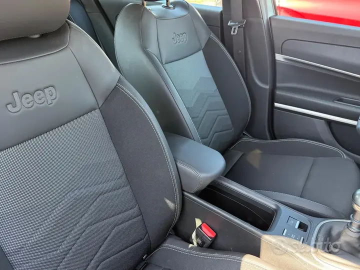 Jeep Avenger Altitude 2024 photo 4