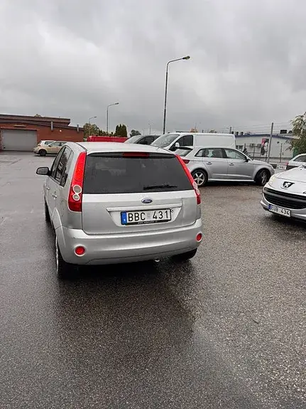 Ford Fiesta 2007 photo 2