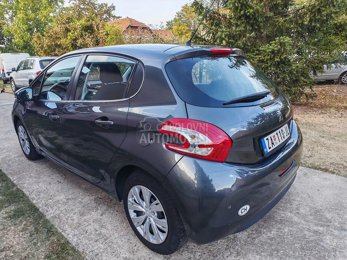Peugeot 208 2013 photo 4
