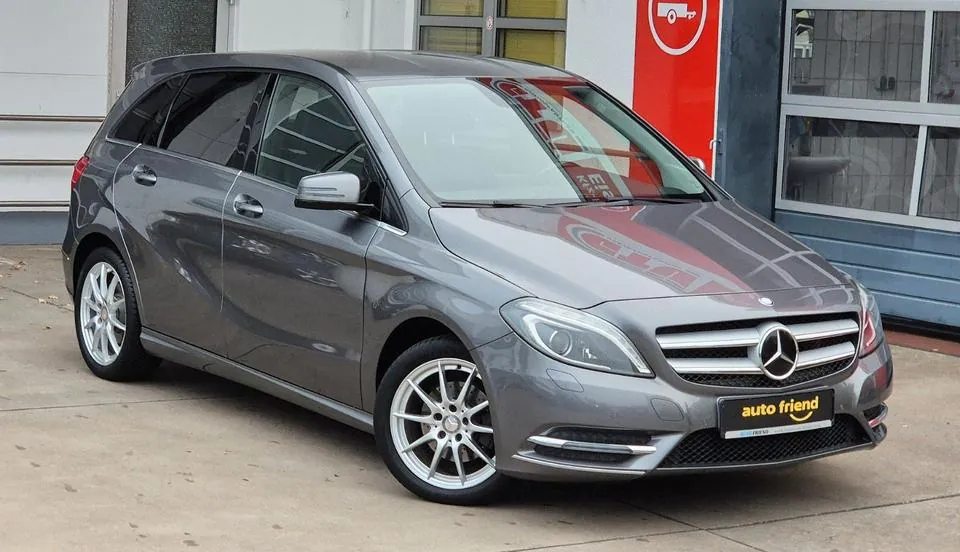 Mercedes-Benz B180