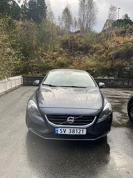 Volvo V40 2013 photo 2