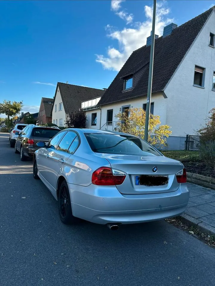 BMW 318I