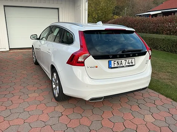 Volvo V60 2015 photo 3