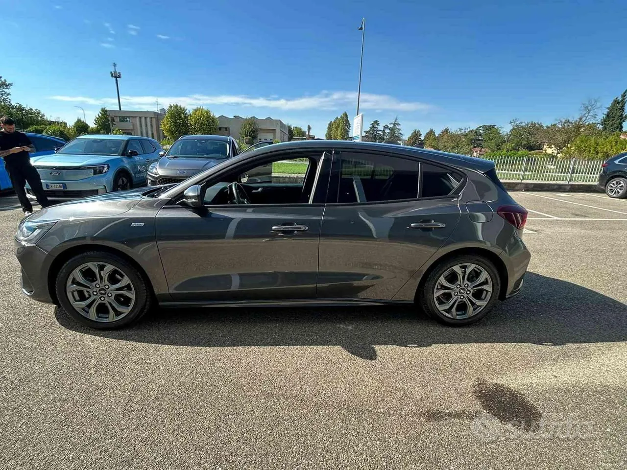 Ford Focus 2023 photo 2