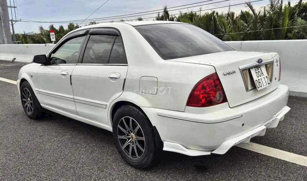 Ford Laser 2002 photo 4