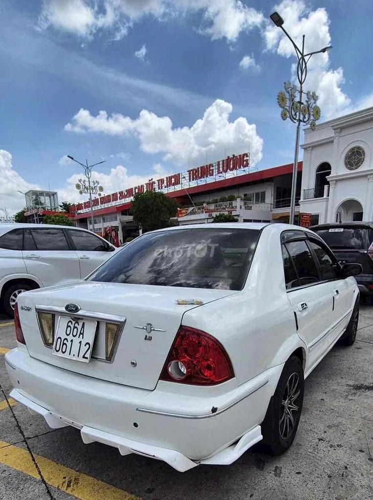 Ford Laser 2002 photo 3
