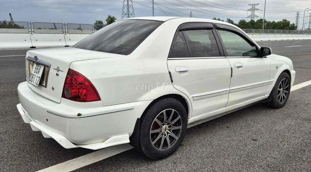 Ford Laser 2002 photo 5