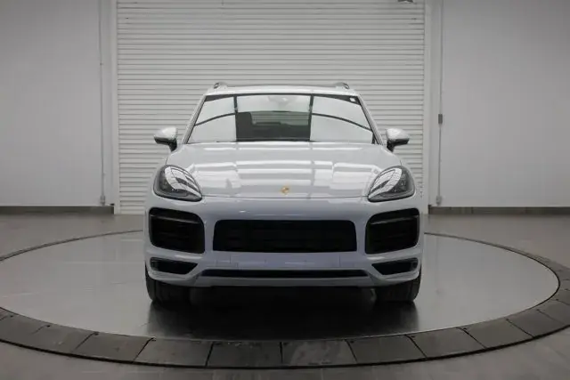 Porsche Cayenne 2021 photo 2