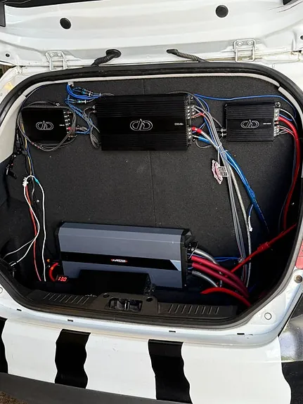 Ford Fiesta 2011 photo 4