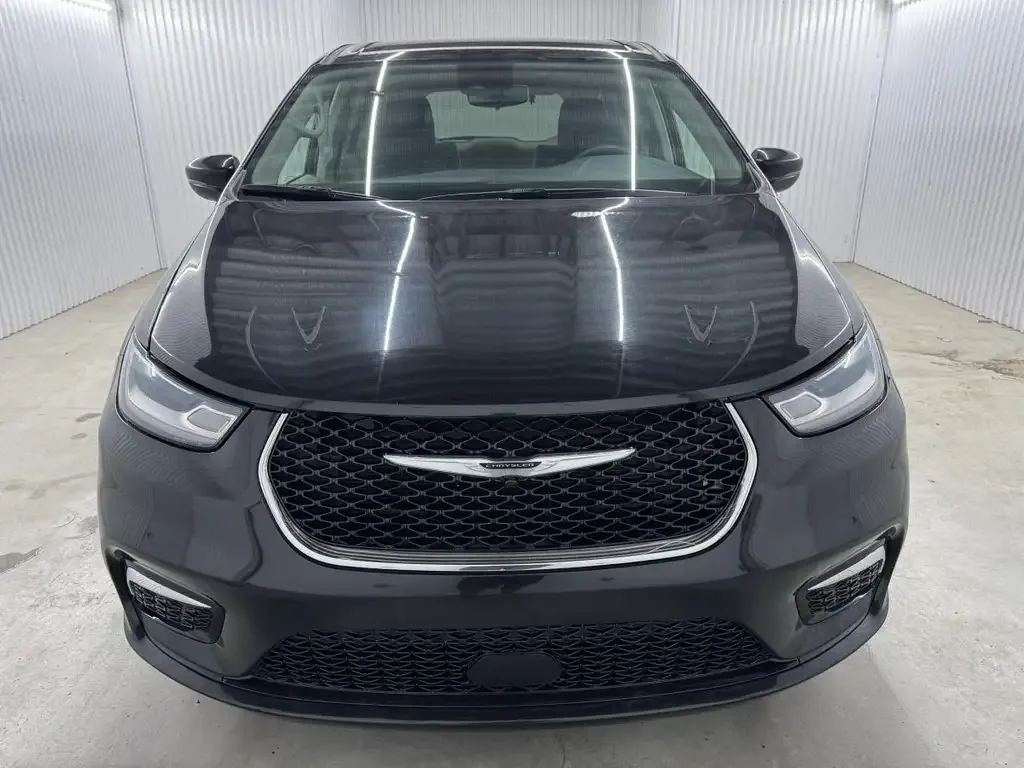 Chrysler Pacifica 2023 photo 3