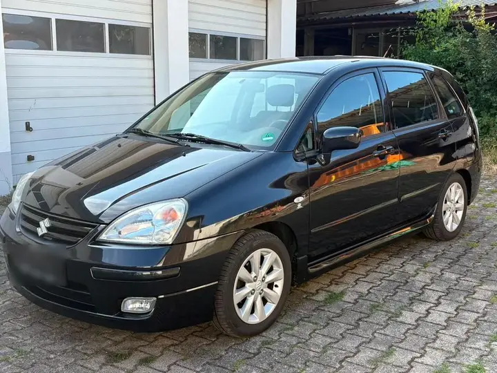 Suzuki Liana