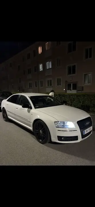 Audi A8 2004 photo 2