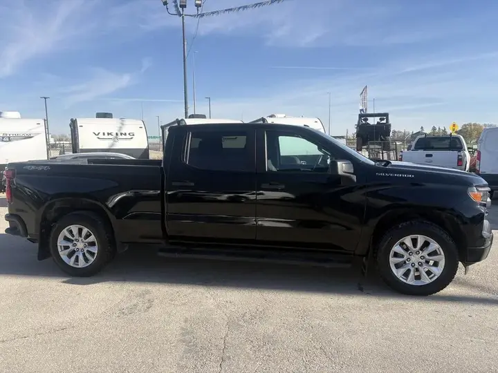 Chevrolet Silverado 1500 2023 photo 3