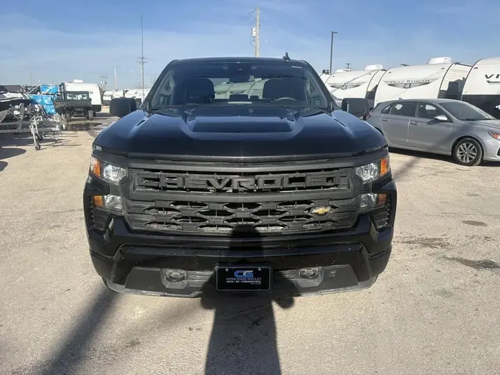 Chevrolet Silverado 1500 2023 photo 2