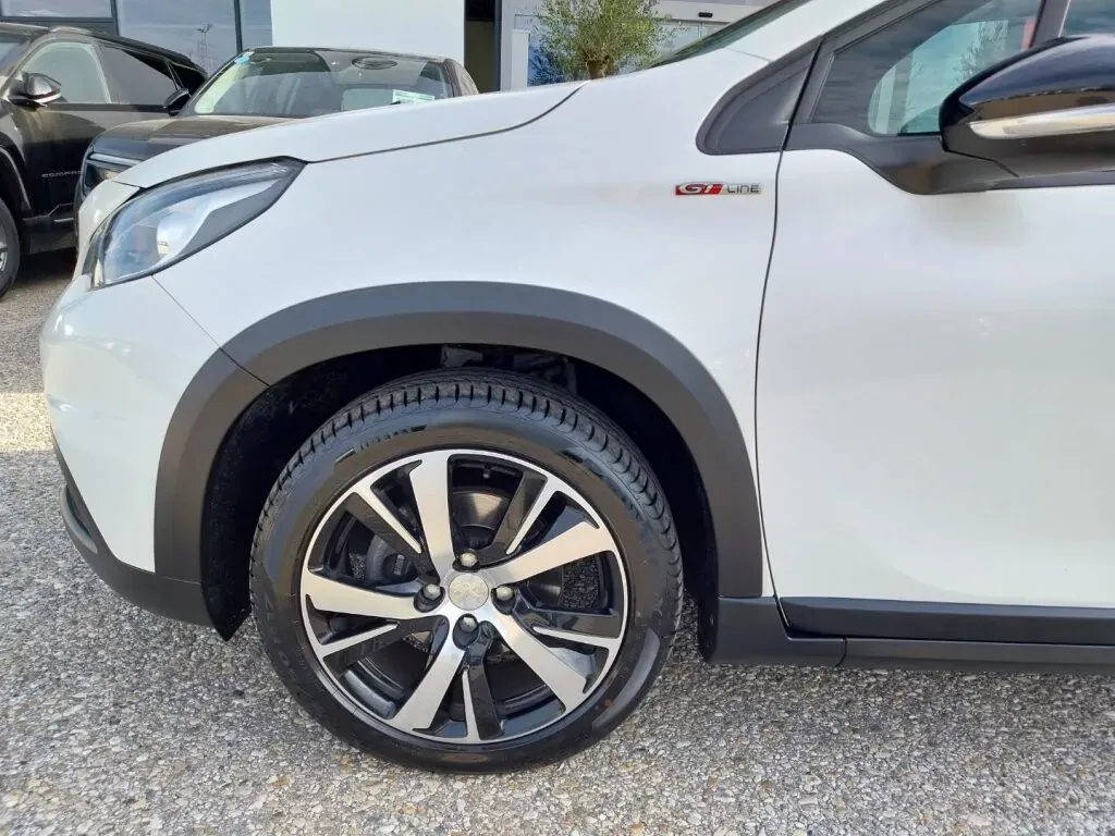Peugeot 2008 2016 photo 3