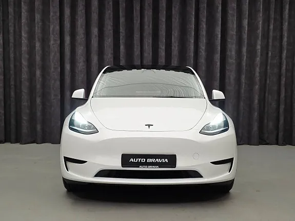 Tesla Model Y 2023 photo 2