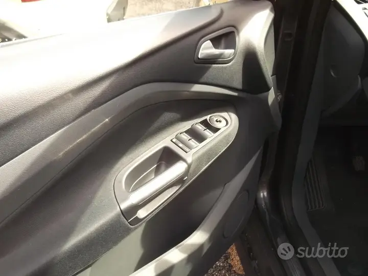 Ford C-Max 2015 photo 5