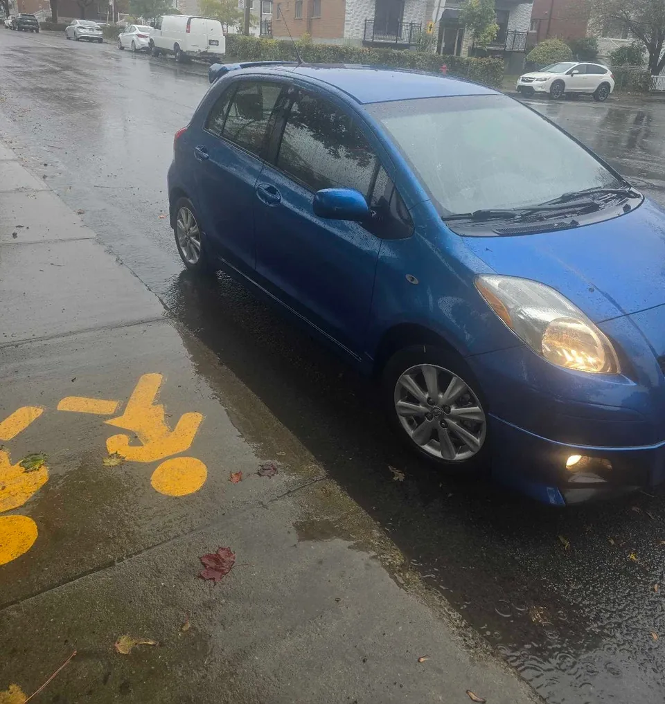 Toyota Yaris 2010 photo 3
