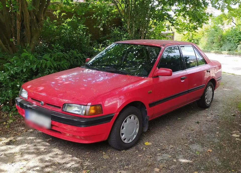 Mazda 323