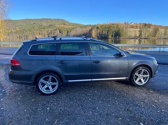 Volkswagen Passat 2013 photo 2