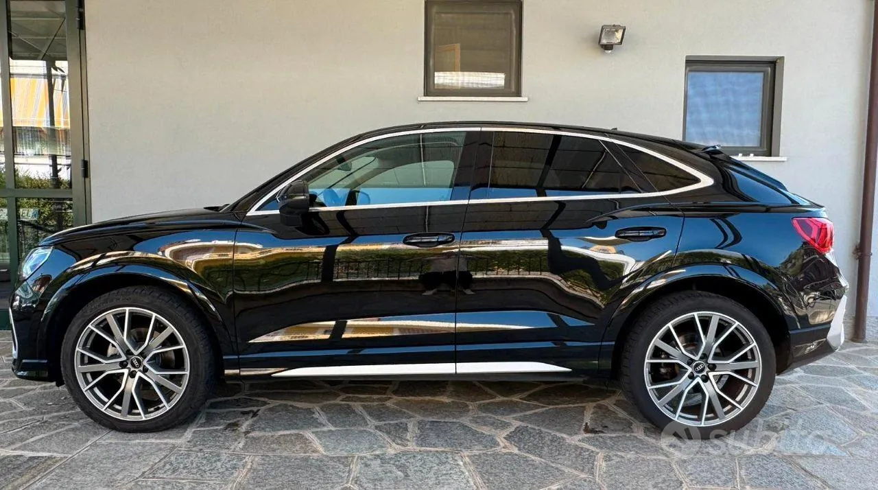 Audi Q3 2022 photo 2