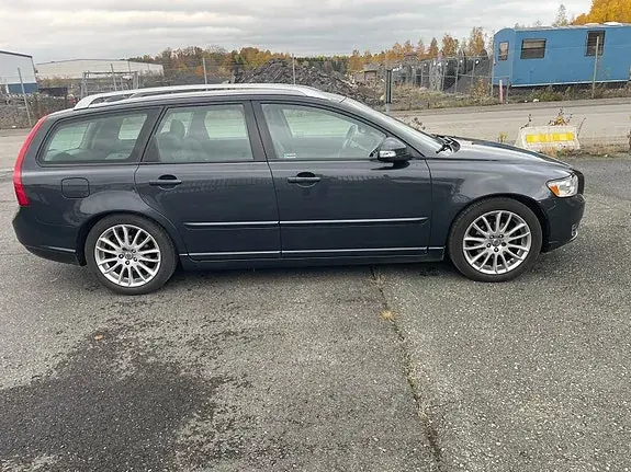 Volvo V50 2010 photo 5