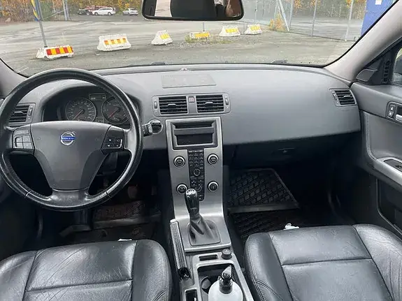 Volvo V50 2010 photo 2