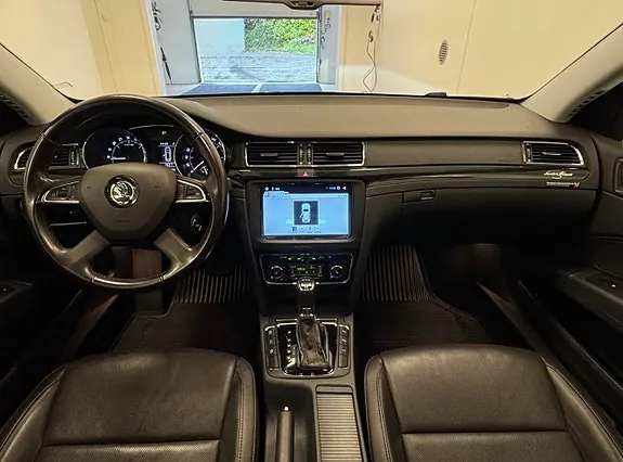 Skoda Superb 2015 photo 5