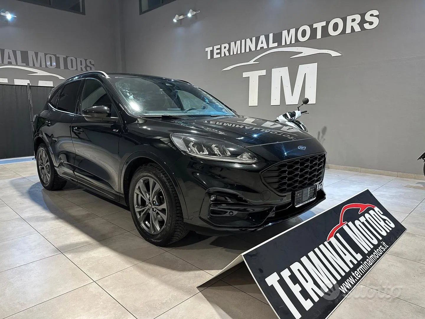 Ford Kuga 2024 photo 2