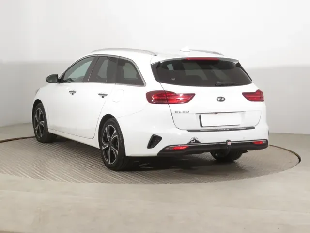 Kia Ceed Sw 2019 photo 3