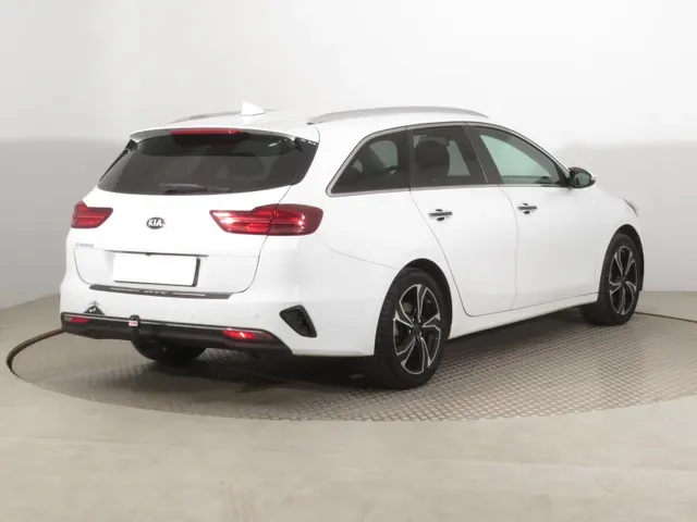 Kia Ceed Sw 2019 photo 4