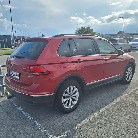 Volkswagen Tiguan 2021 photo 2