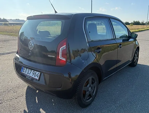 Volkswagen Up 2013 photo 3