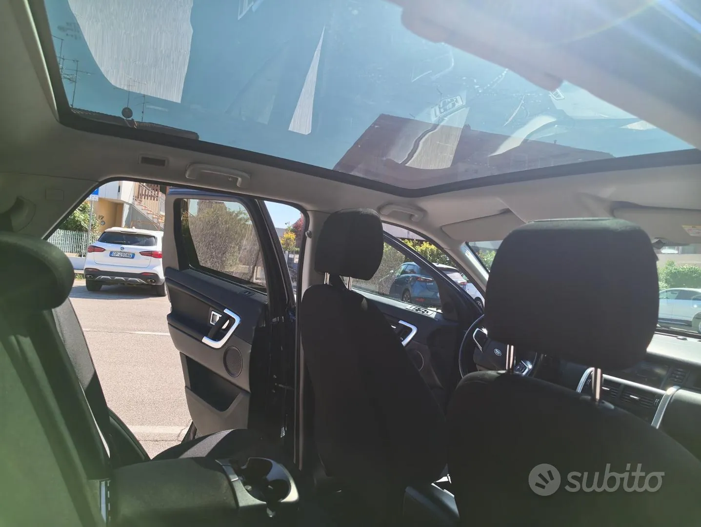 Land Rover Discovery Sport 2017 photo 3