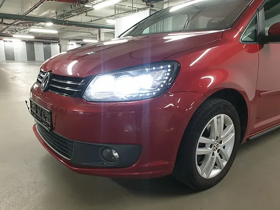Volkswagen Touran 2015 photo 2