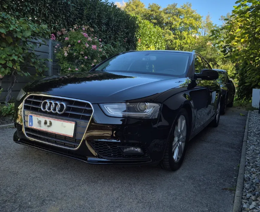 Audi A4 2012 photo 2