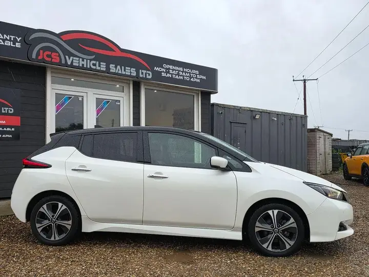 Nissan Leaf 2021 photo 3