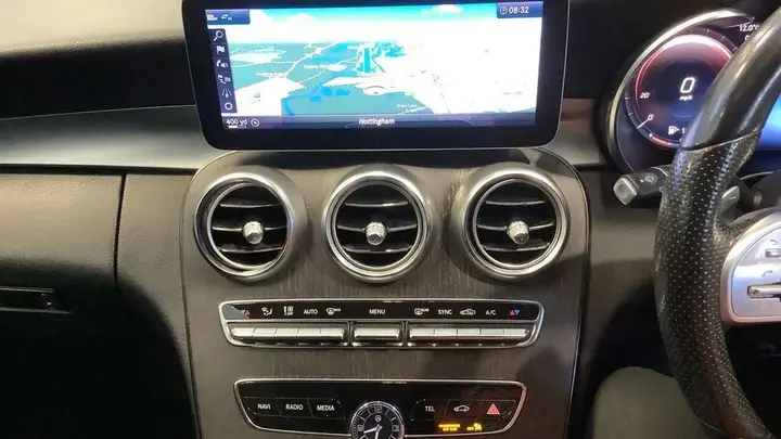 Mercedes-Benz C-Class 2019 photo 2