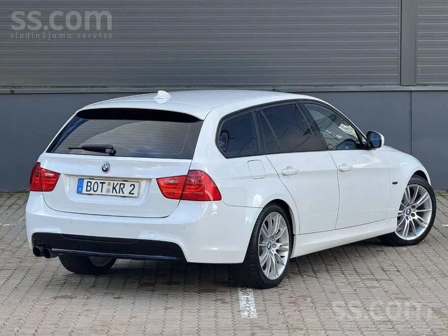 BMW 320D 2010 photo 4