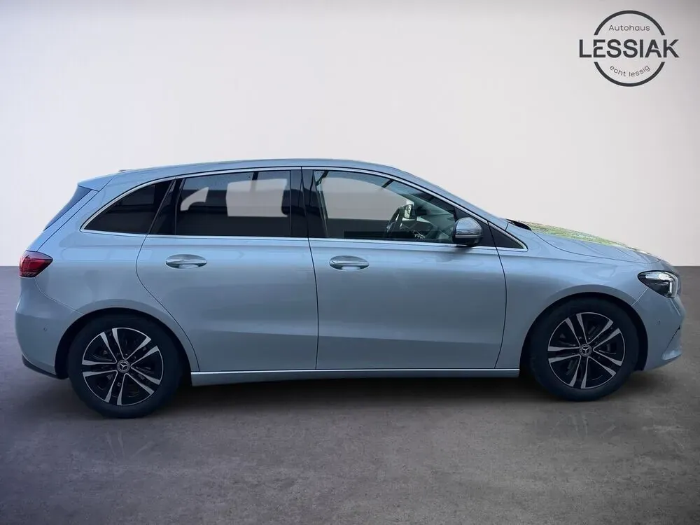 Mercedes-Benz B-Class 2026 photo 3