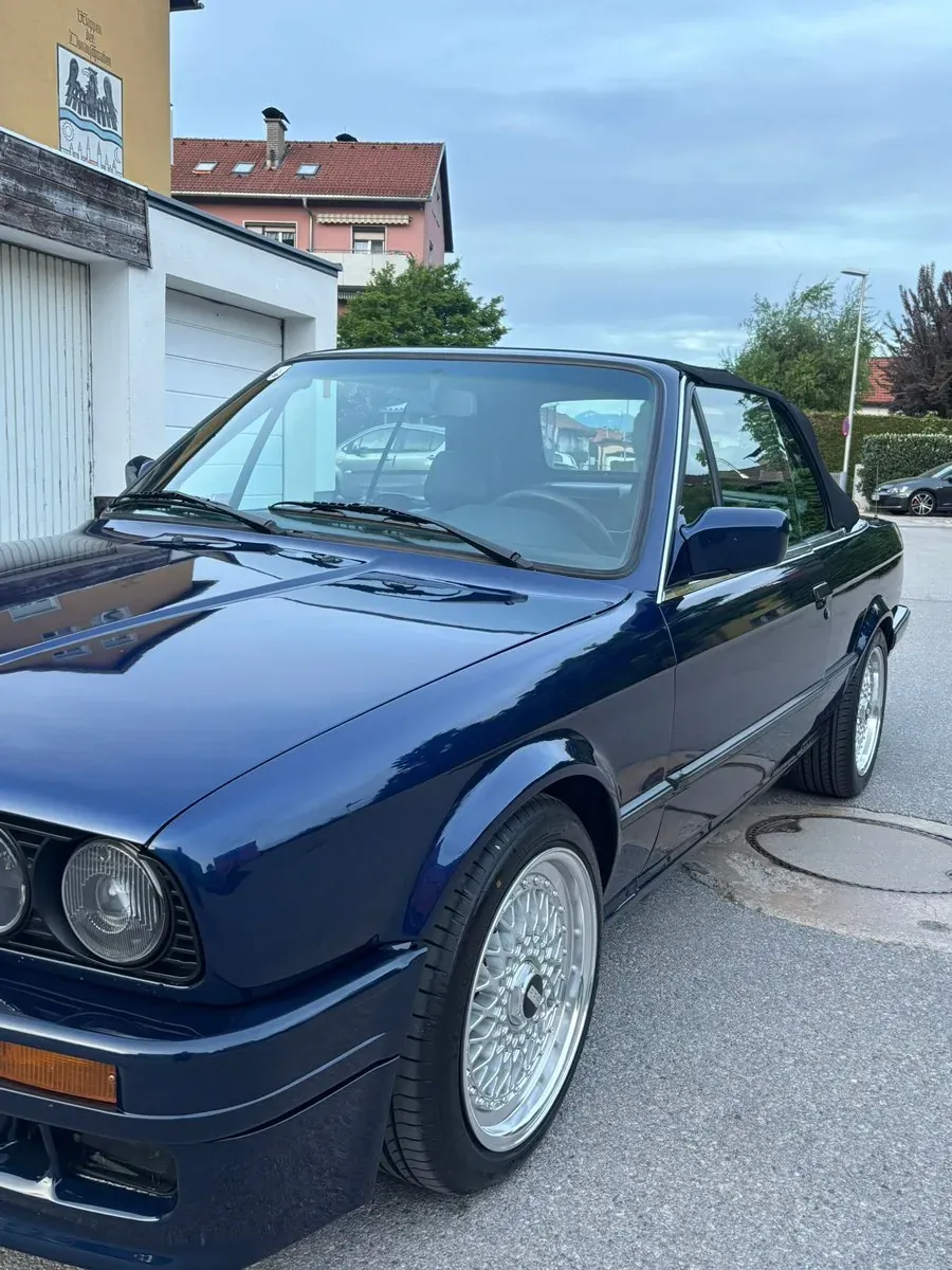 BMW 3 Series 1993 photo 3