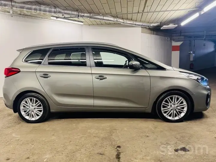 Kia Carens 2018 photo 2
