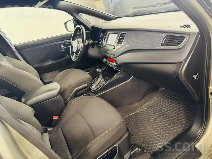 Kia Carens 2018 photo 5