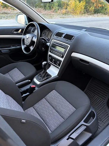 Skoda Octavia 2010 photo 5