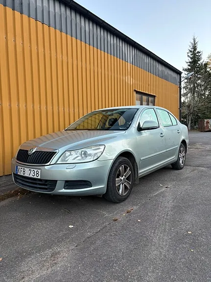 Skoda Octavia 2010 photo 2