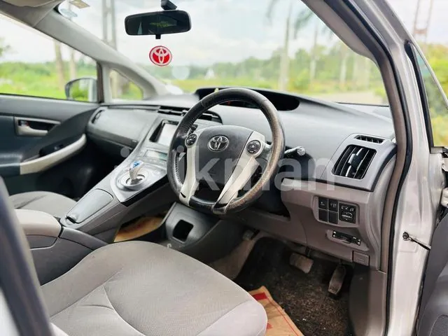 Toyota Prius 2012 photo 2