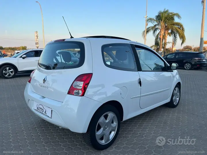 Renault Twingo 2010 photo 4
